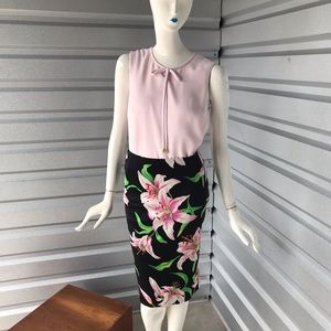 Dolce & Gabbana Black Pencil Silk Pencil Skirt